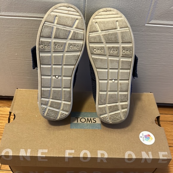 2/$25 TOMS Shoes - Picture 4 of 4